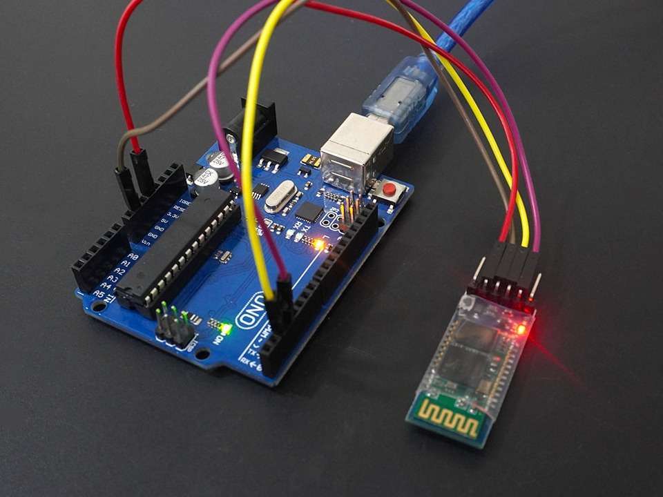 Tutoriel basique d'usage du module bluetooth HC-06 avec Arduino.