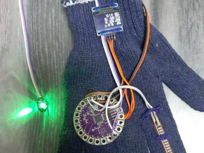 Wearable health monitoring device