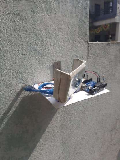 Description: Plantolighter mounted on wall