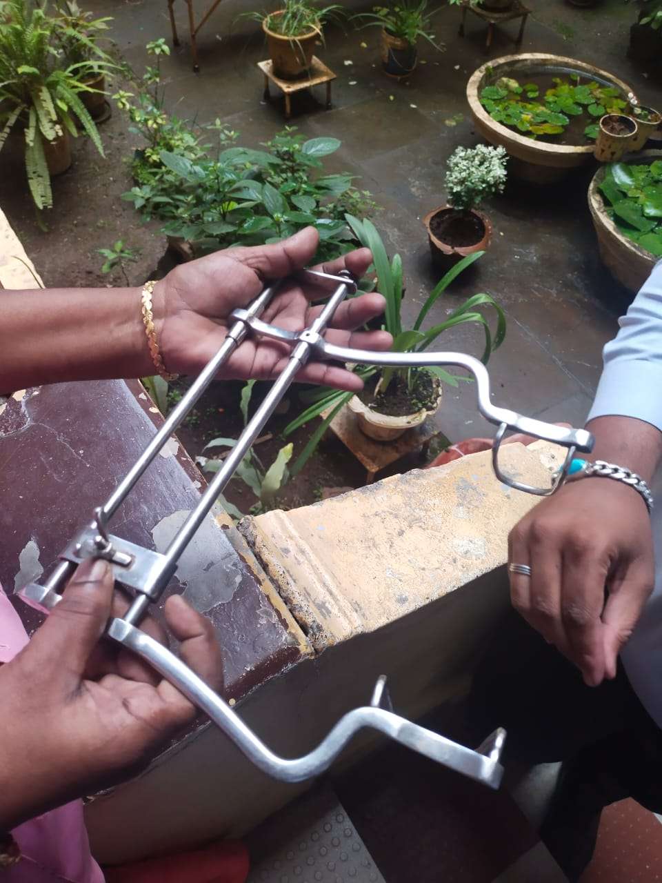 Automatic abdominal retractor for abdominal surgery | project