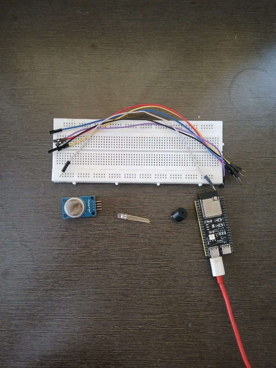 Smart Gas Leak Detector using ESP32 and Blynk | project