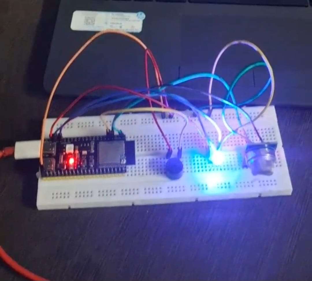 Smart Gas Leak Detector using ESP32 and Blynk | project